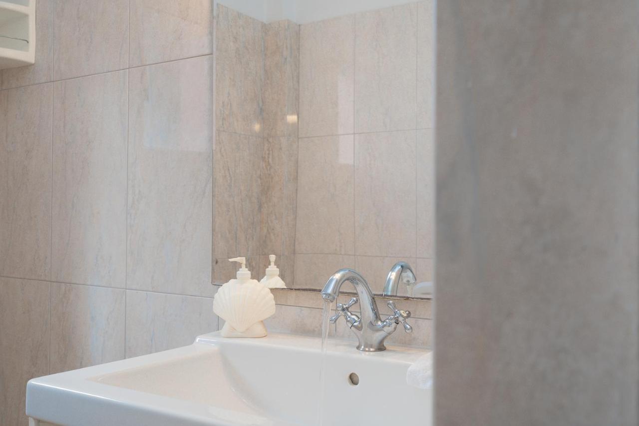 Mtc-D Apartments By The Sea And Airport Pórto Ráfti المظهر الخارجي الصورة
